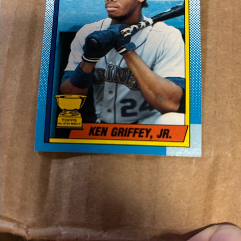 Topps 1990 Ken Griffey Jr. card. #336 - Picture 2 of 6